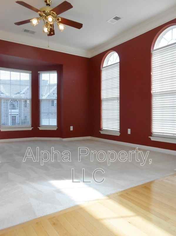 1205 Carriage Park Cir - Photo 6 of 32