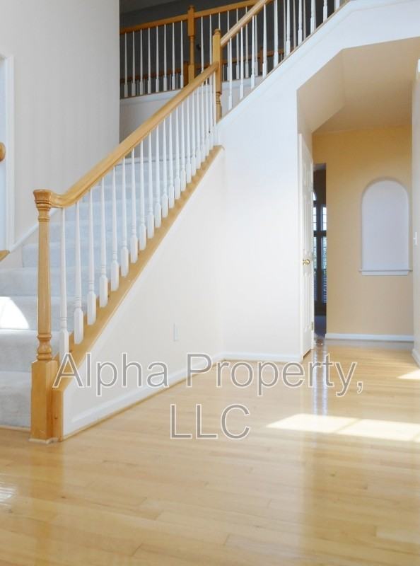 1205 Carriage Park Cir - Photo 7 of 32