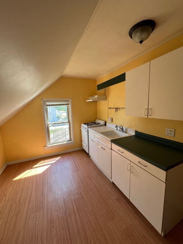 100 N 6th St - Photo 3 of 11
