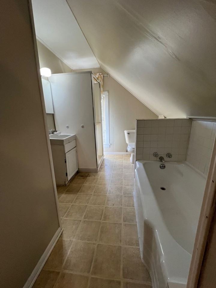 100 N 6th St - Photo 4 of 11