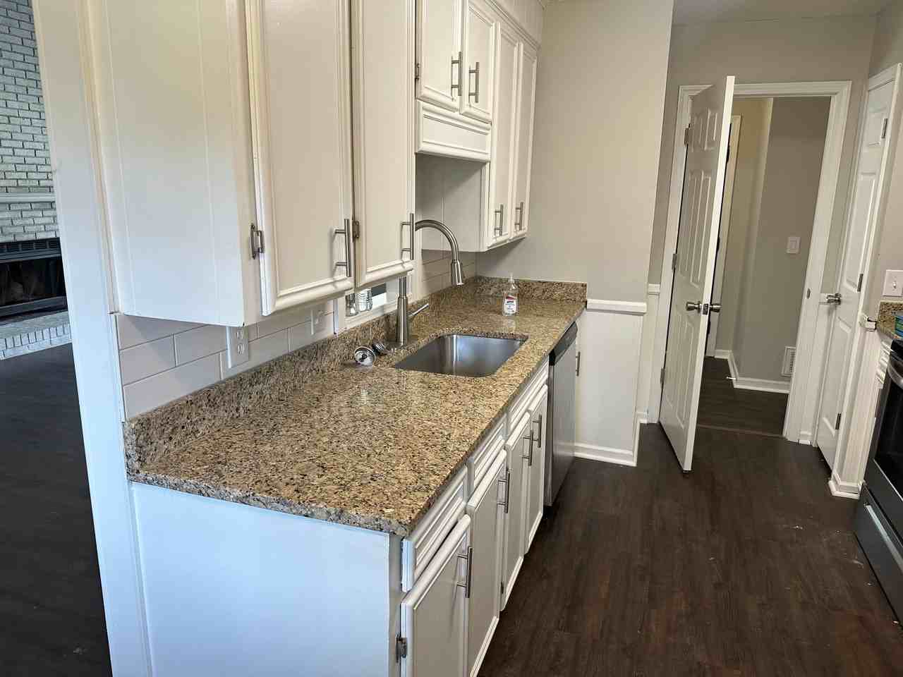 219 Concourse Dr - Photo 4 of 12