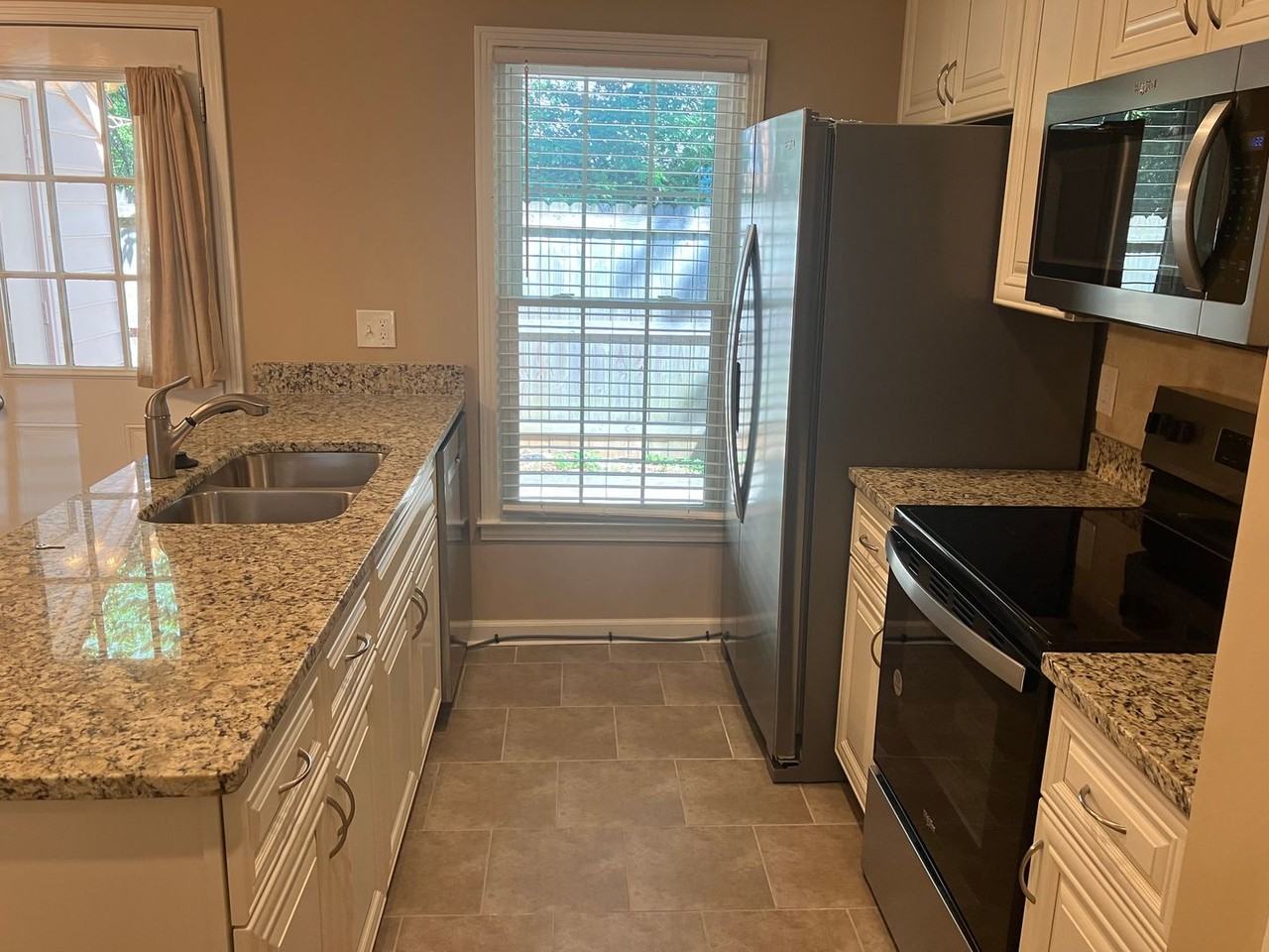 108 Lakebrink Dr - Photo 6 of 13