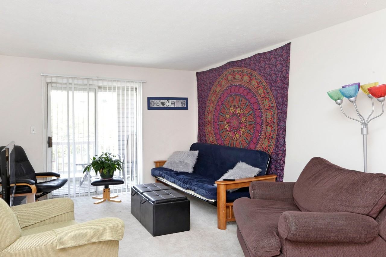 330 Rose Street - Photo 5 of 29