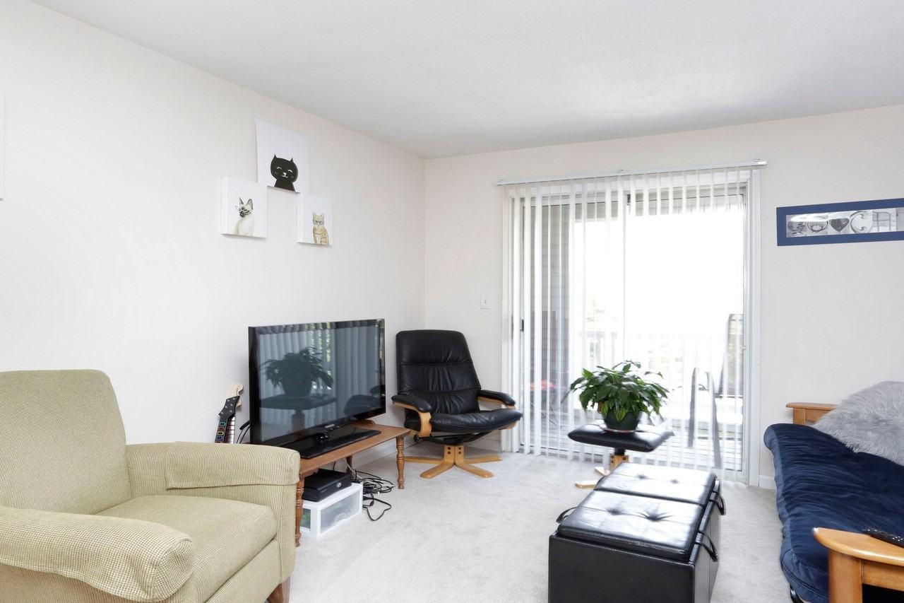 330 Rose Street - Photo 6 of 29