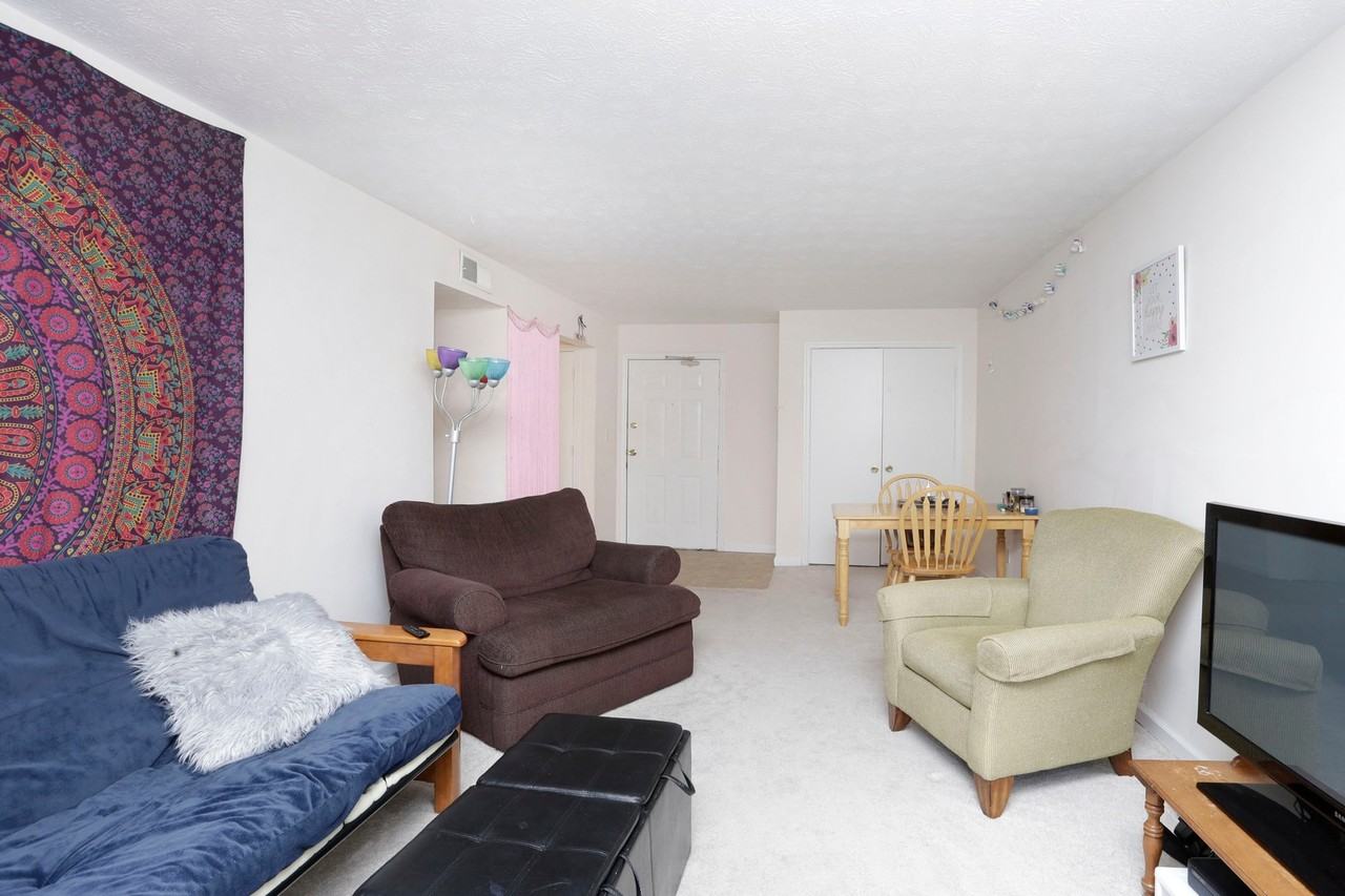 330 Rose Street - Photo 7 of 29