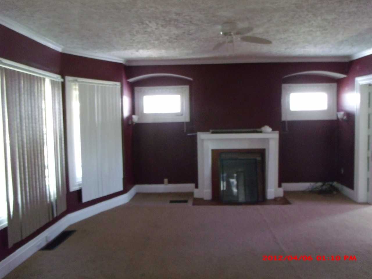 954 Manhattan Ave - Photo 5 of 33