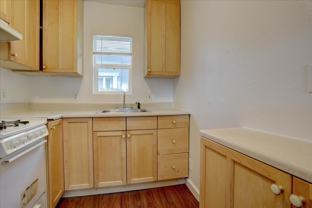 412 S Lowell Blvd - Photo 1 of 1