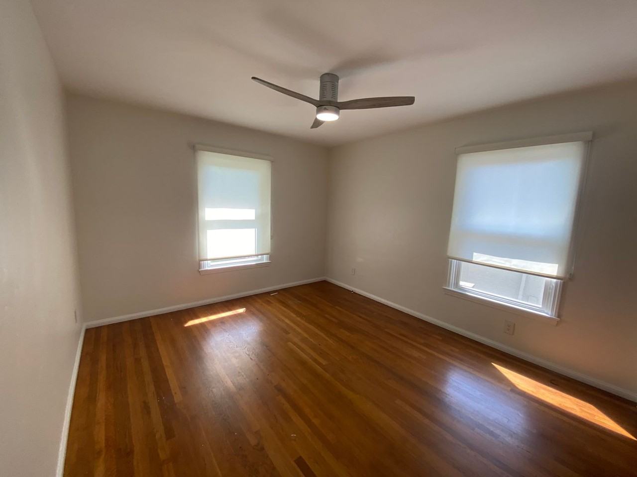 7040 Neri Dr - Photo 6 of 31