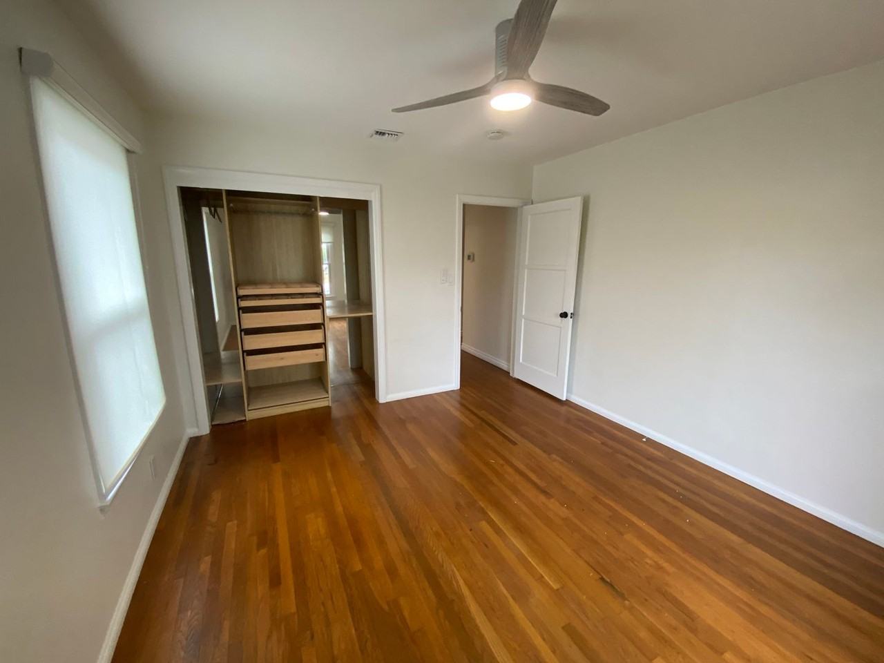 7040 Neri Dr - Photo 7 of 31