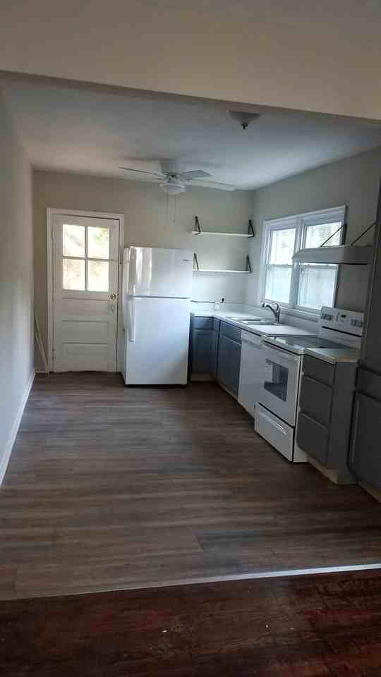 1932 Montrose Dr - Photo 6 of 12