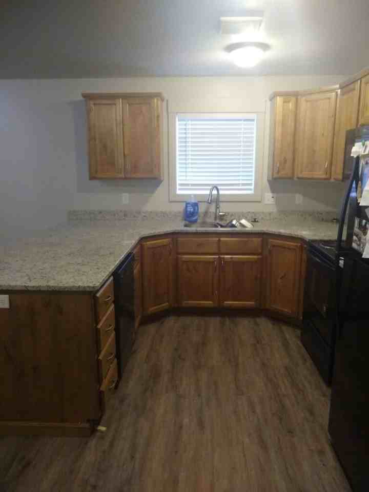 T704EE - Photo 3 of 11