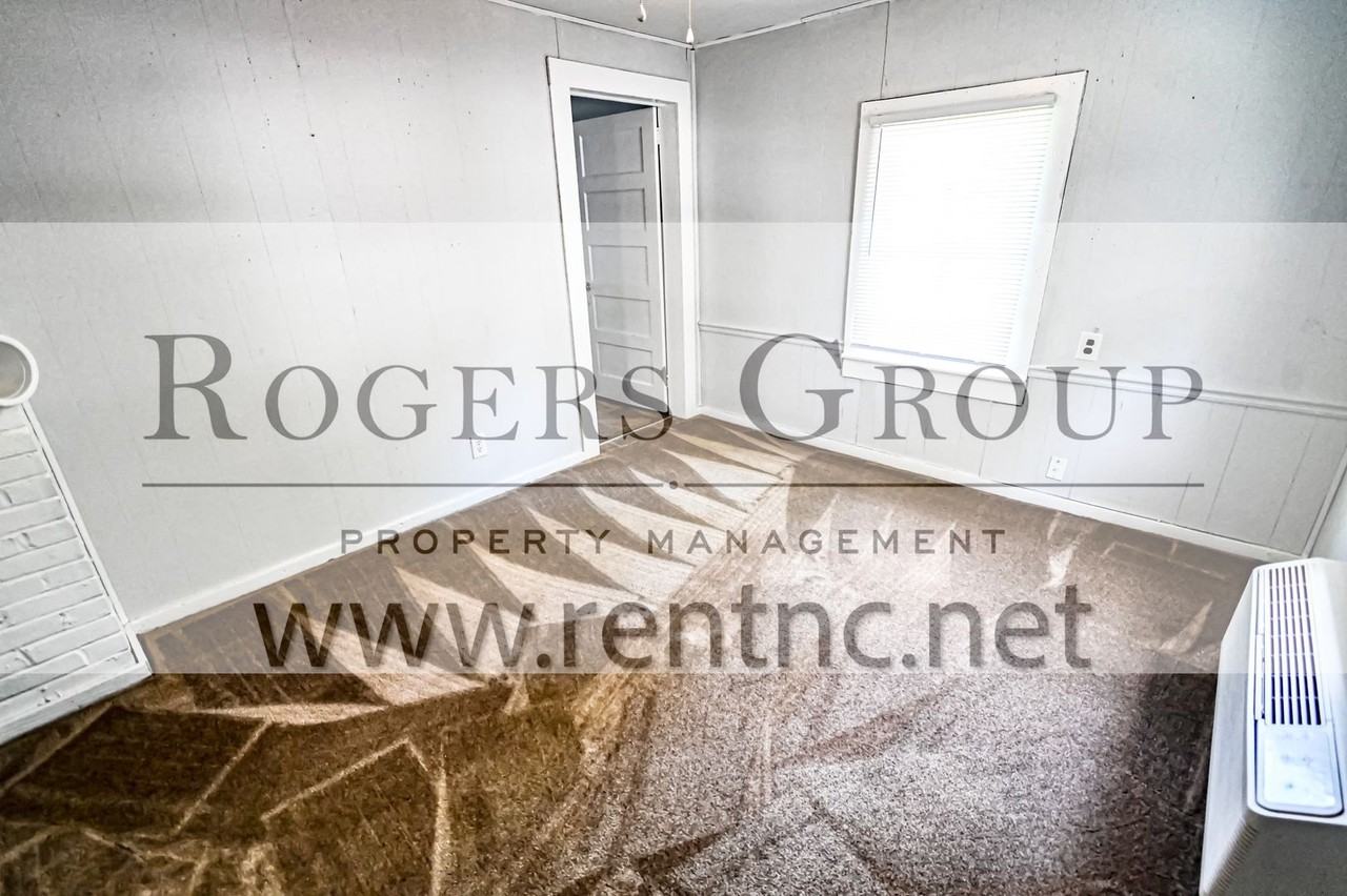 527 Water St - Photo 3 of 7