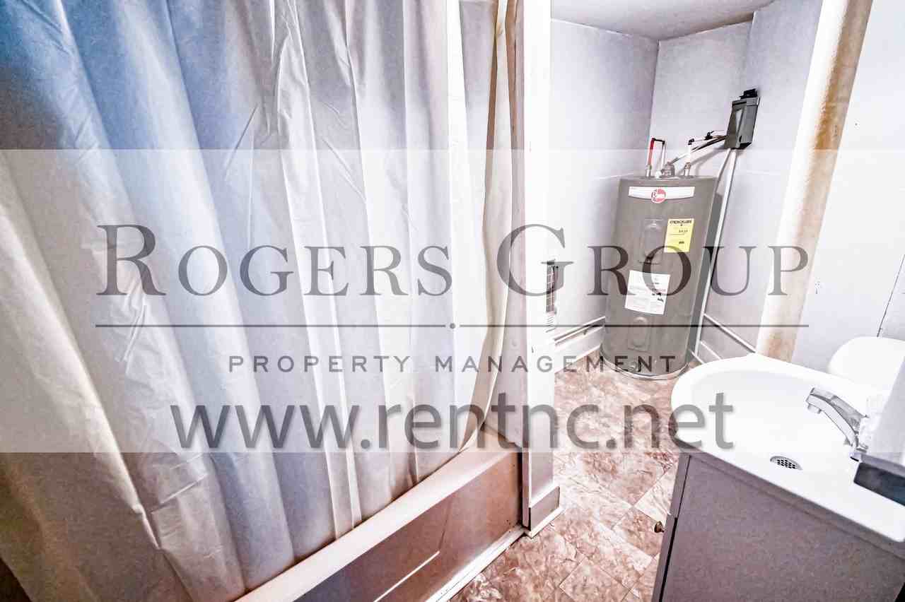 527 Water St - Photo 4 of 7