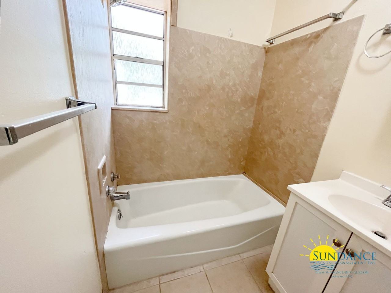 207 Tamarack Ave - Photo 6 of 7