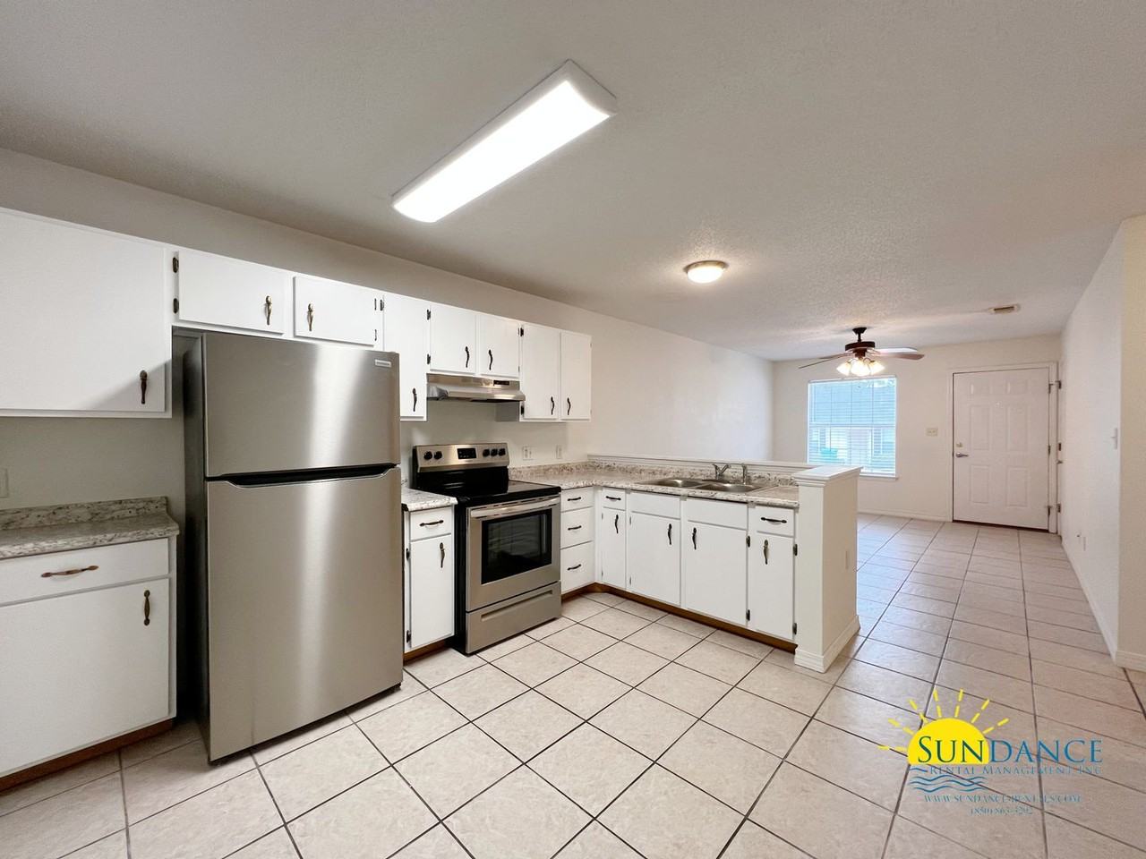 229 Lindberg St - Photo 4 of 11