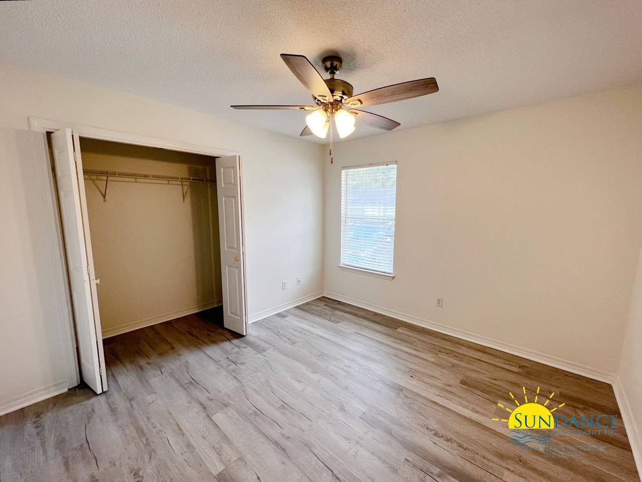 229 Lindberg St - Photo 7 of 11