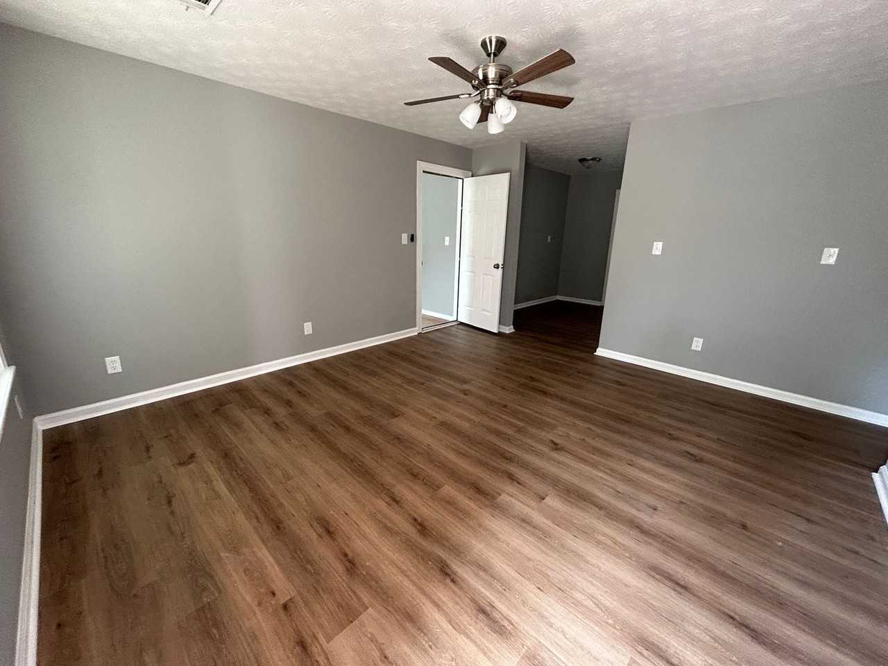 2920 Lone Oak Rd - Photo 3 of 19