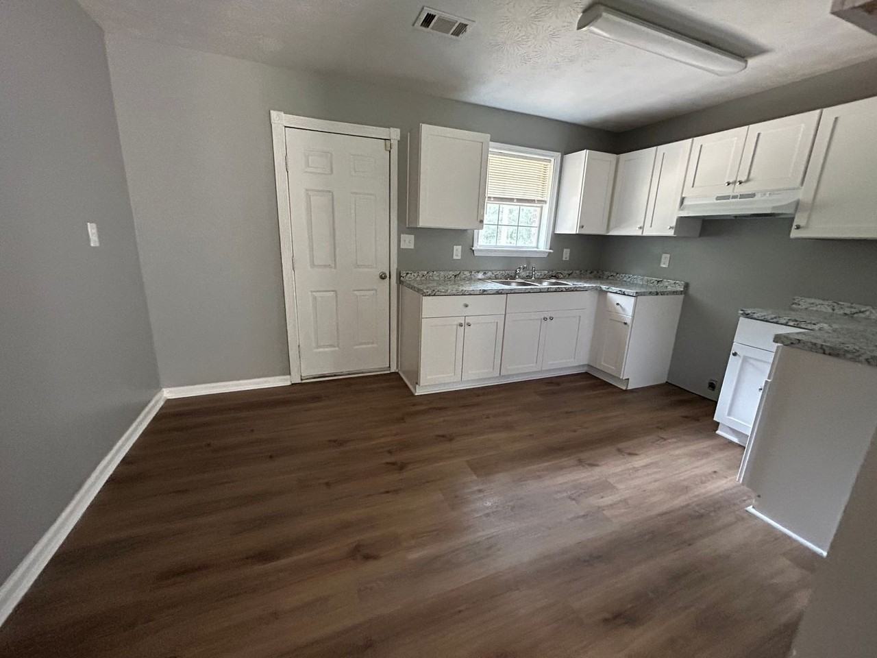 2920 Lone Oak Rd - Photo 5 of 19