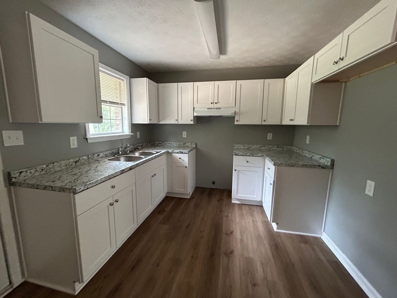 2920 Lone Oak Rd - Photo 6 of 19