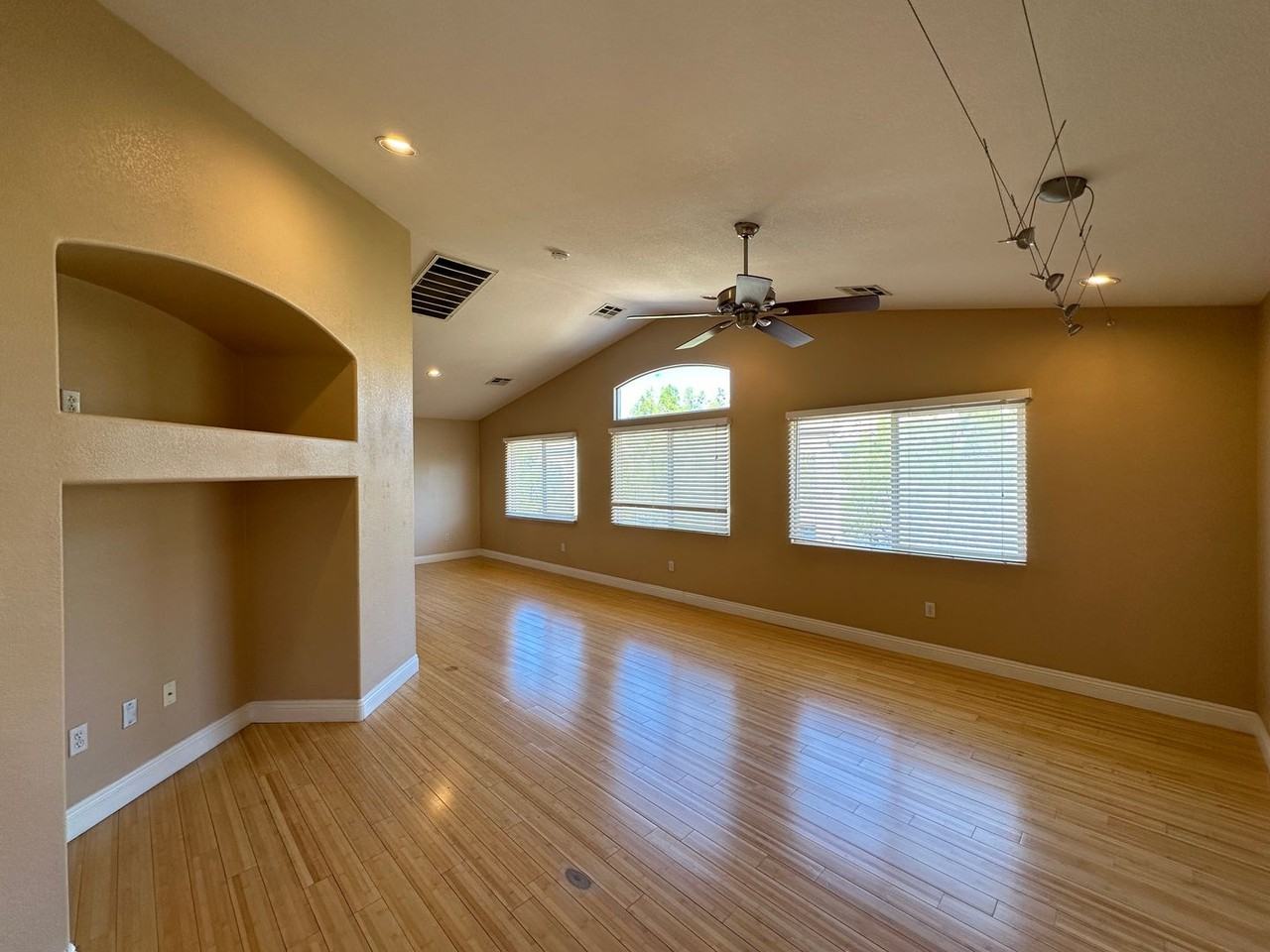 7124 Bird Cherry St - Photo 3 of 23