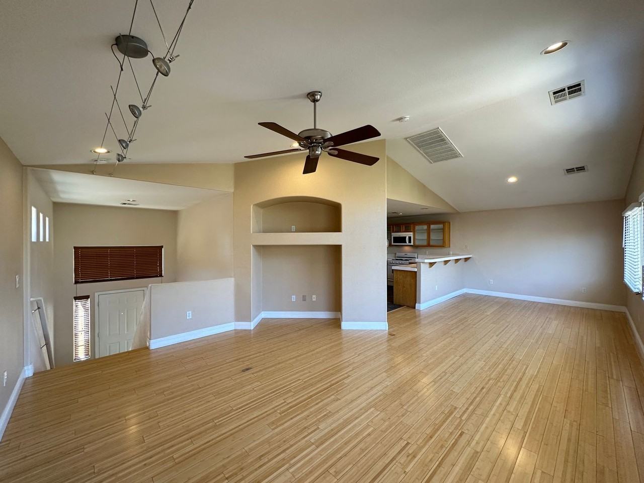 7124 Bird Cherry St - Photo 4 of 23