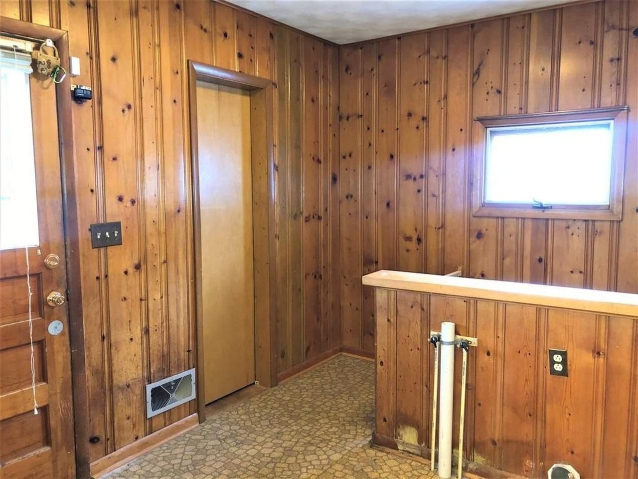 1024 S Locke St - Photo 2 of 21