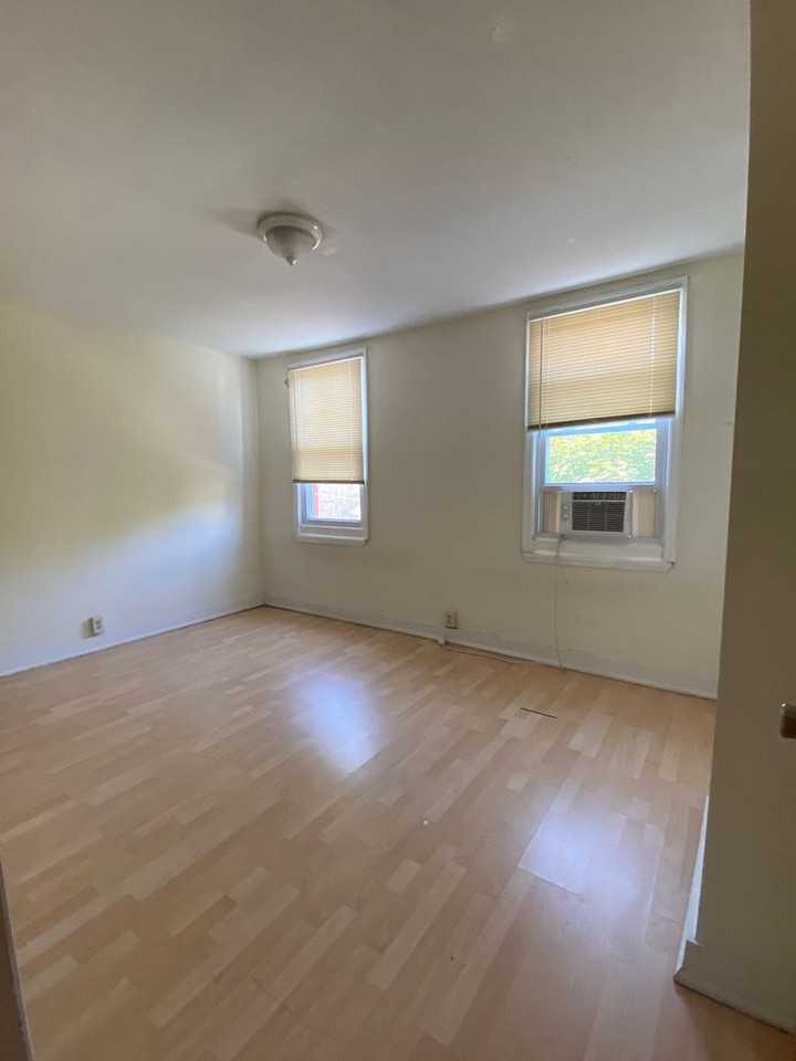 1335 S Melville St - Photo 3 of 10