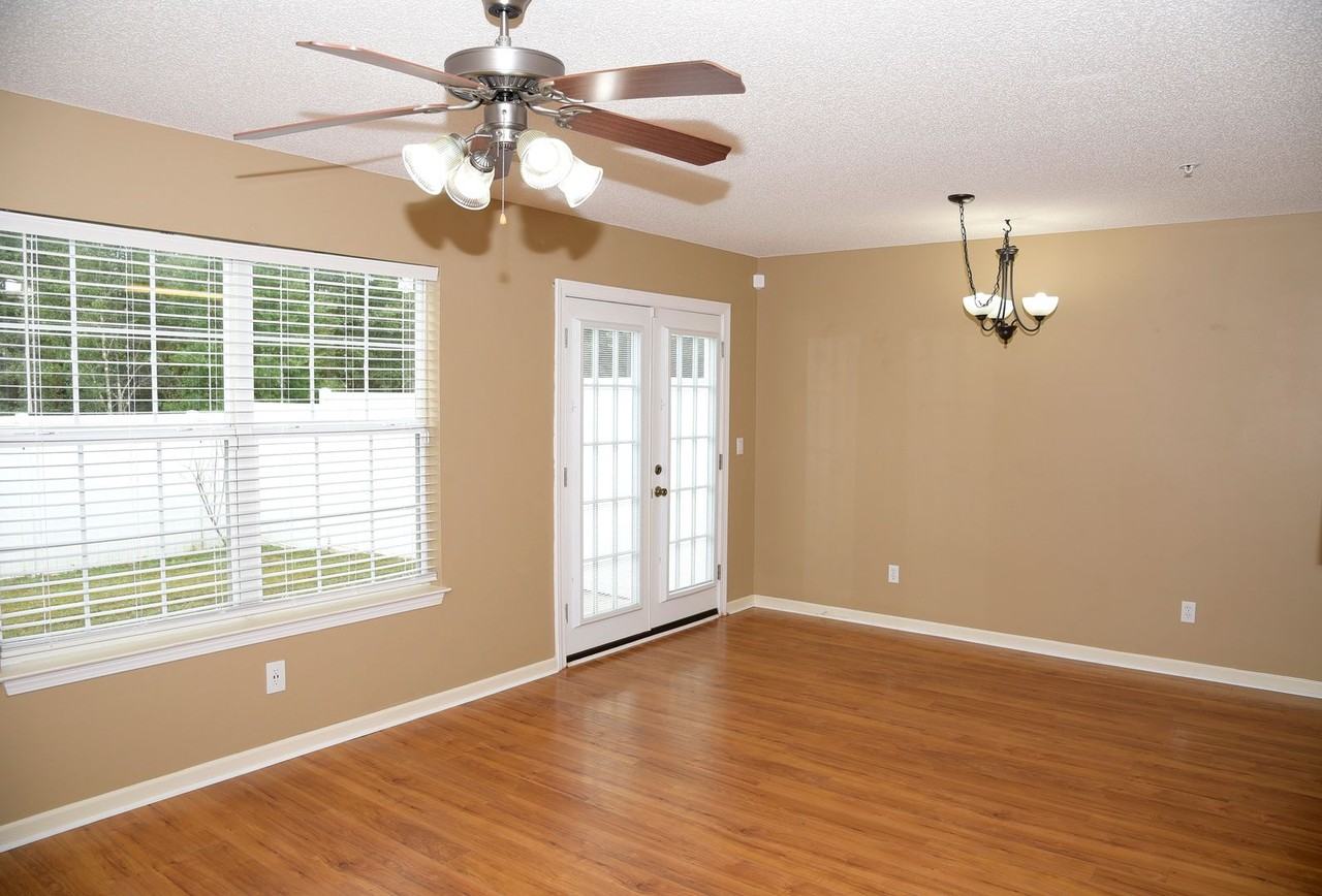 406 Crooked Pine Trl - Photo 7 of 17