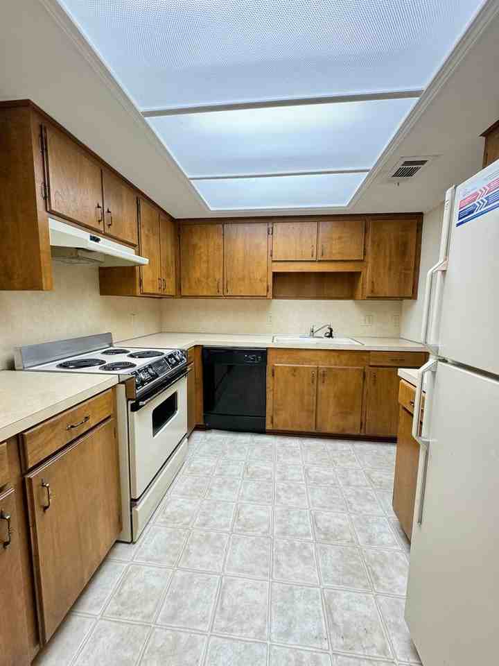 2409 Melody Ln - Photo 5 of 18
