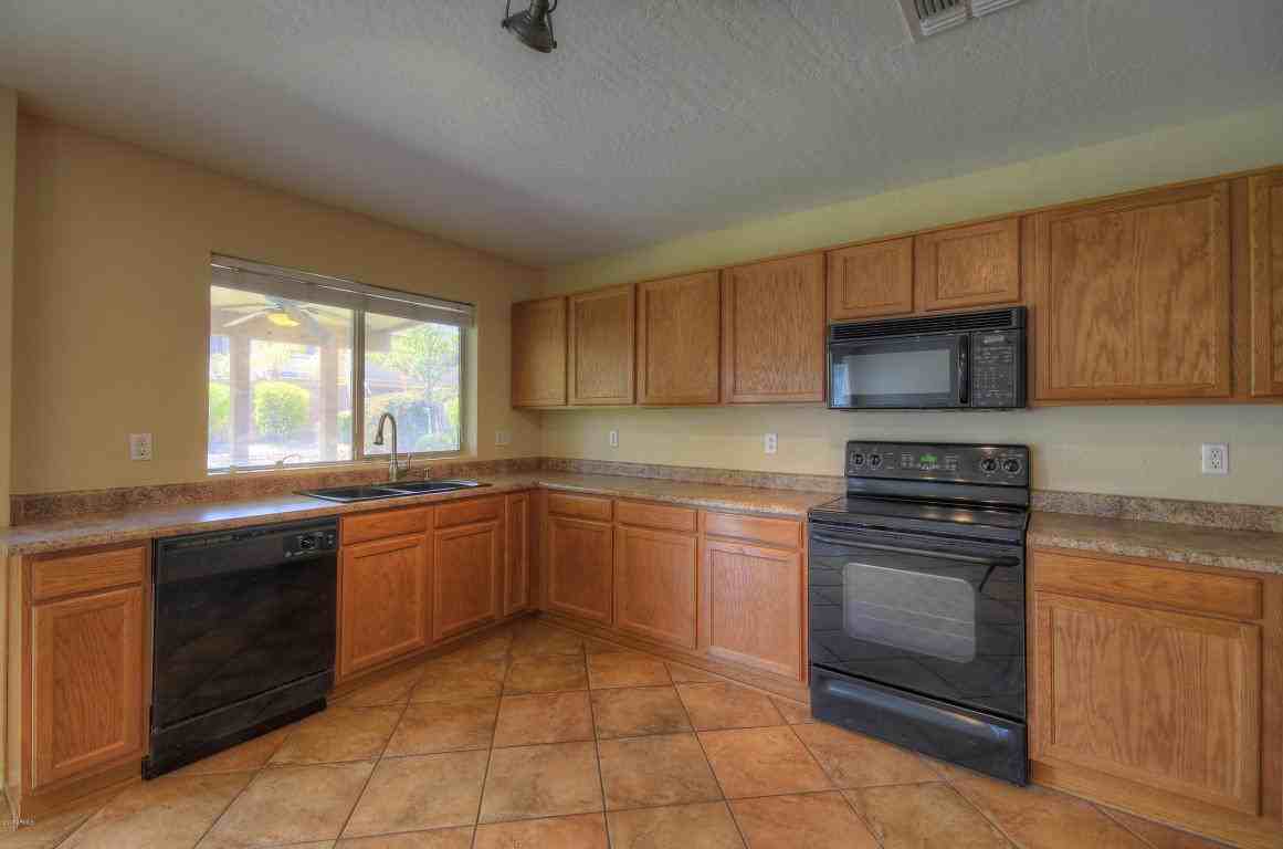 2915 W Carson Rd - Photo 4 of 11