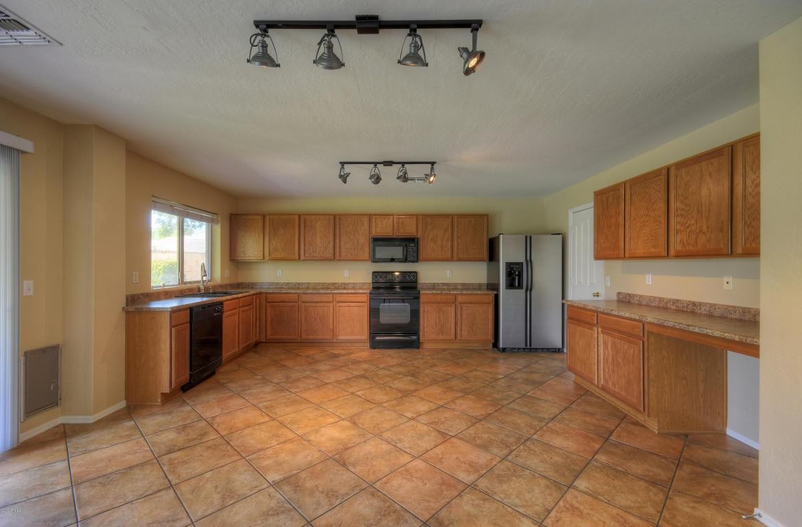2915 W Carson Rd - Photo 5 of 11