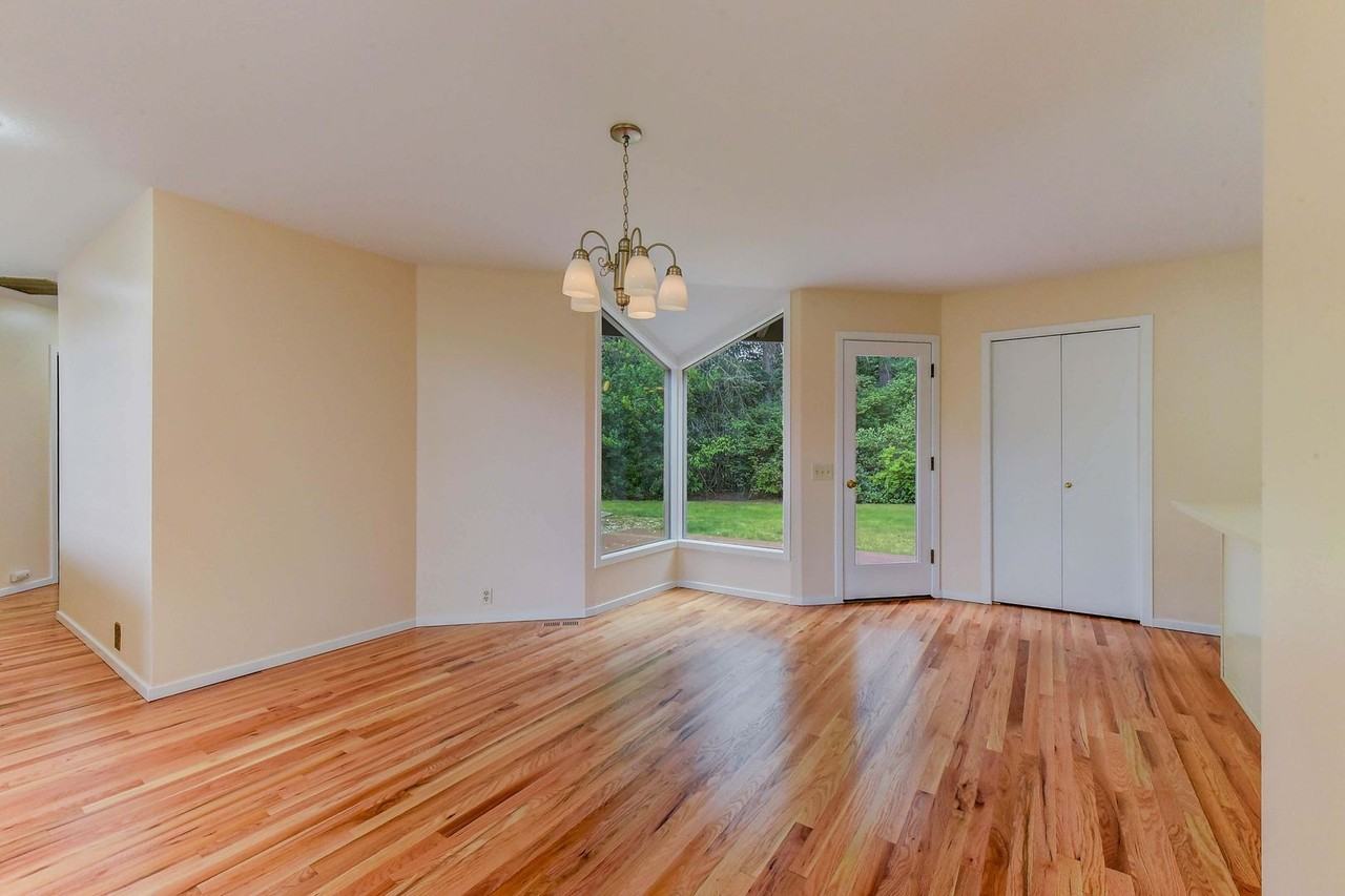 13211 Ne 114th St - Photo 3 of 26