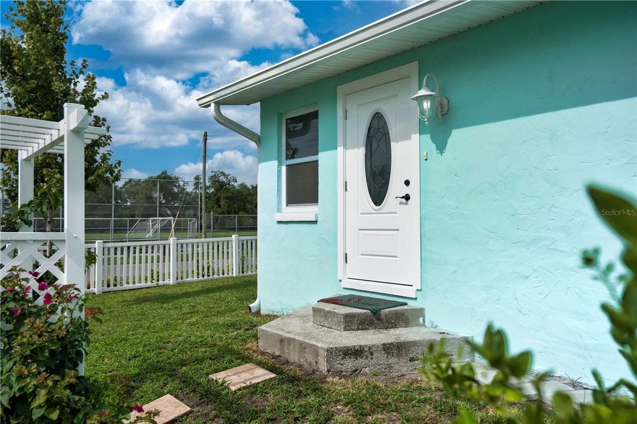 2826 Corrine St - Photo 3 of 31