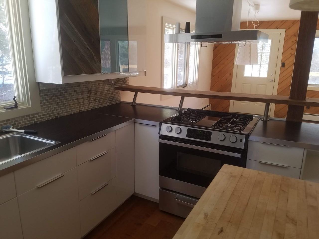 128 Regal Circle - Photo 2 of 30