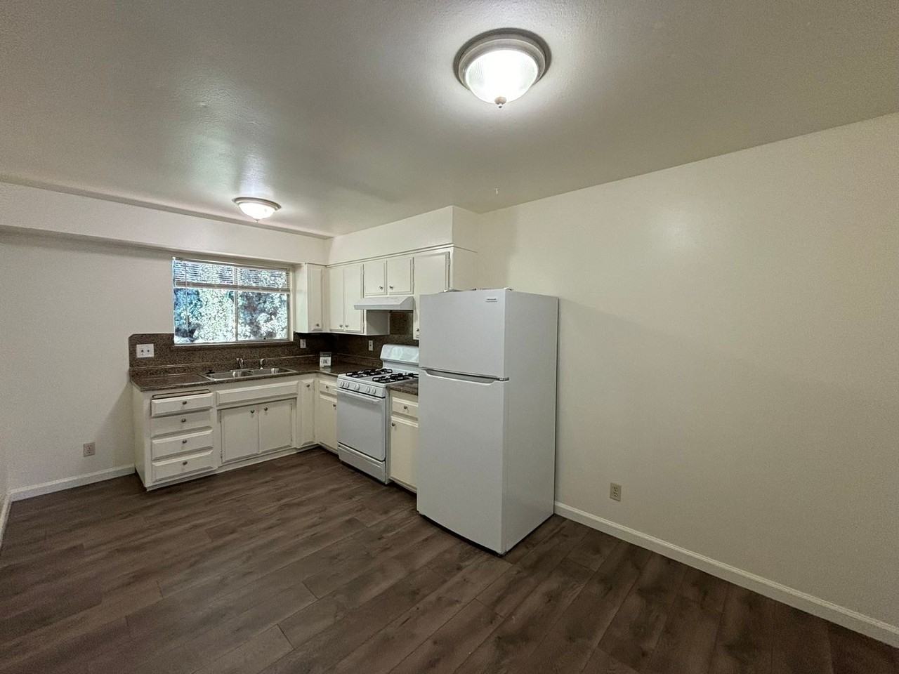 604 - Photo 3 of 5