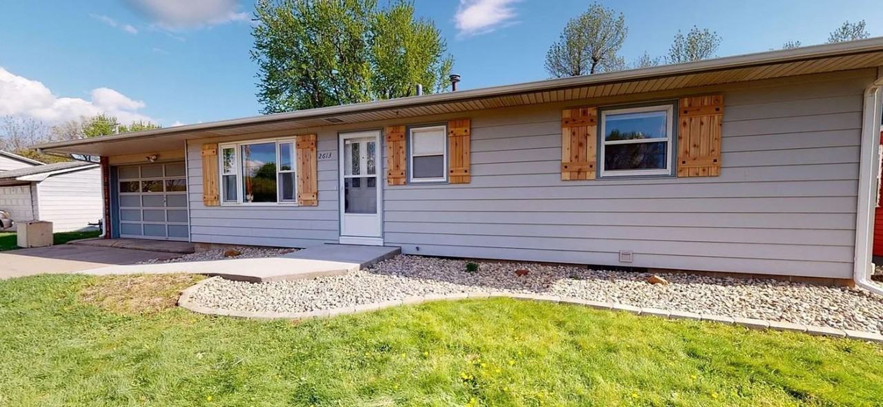 2613 W Bailey St - Photo 2 of 17