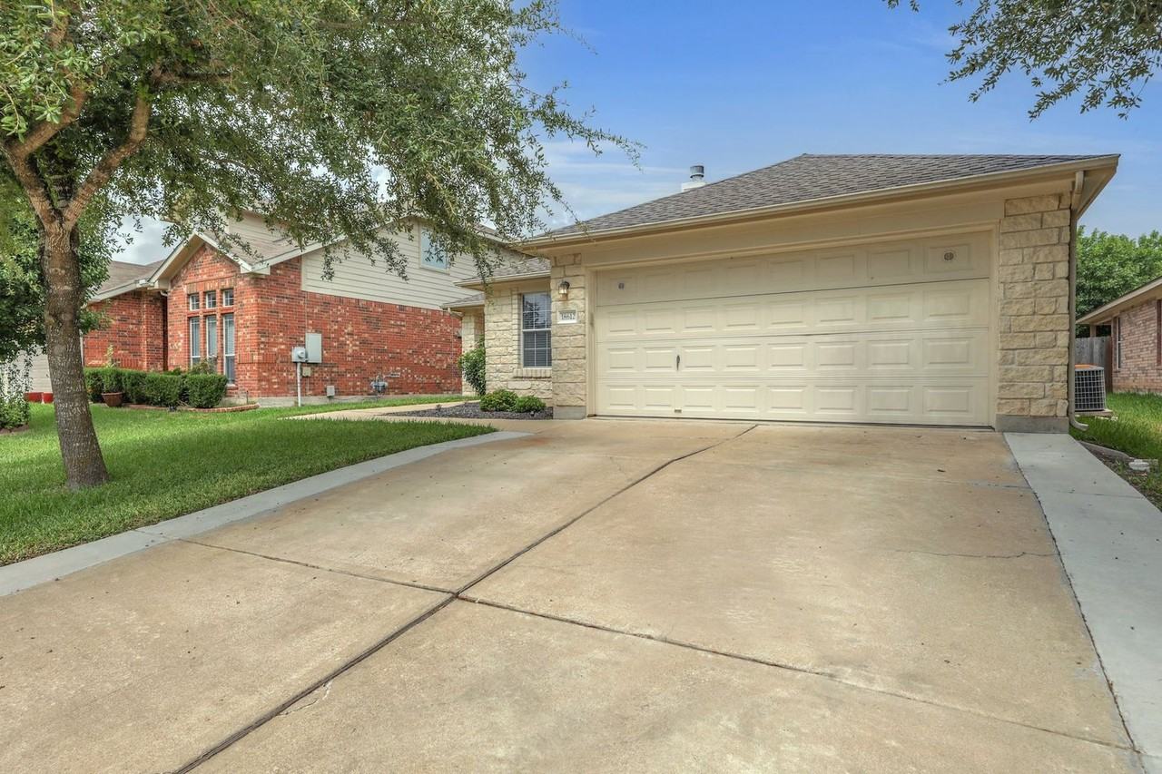 18612 Silent Water Way - Photo 2 of 29