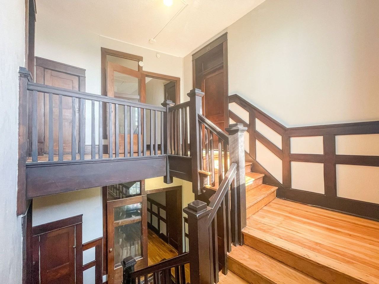 Dakota Apartments - Photo 3 of 26