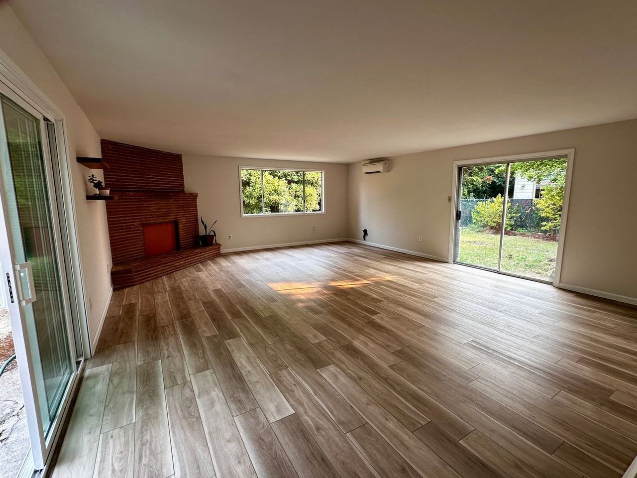 308 Willow Way E - Photo 3 of 13