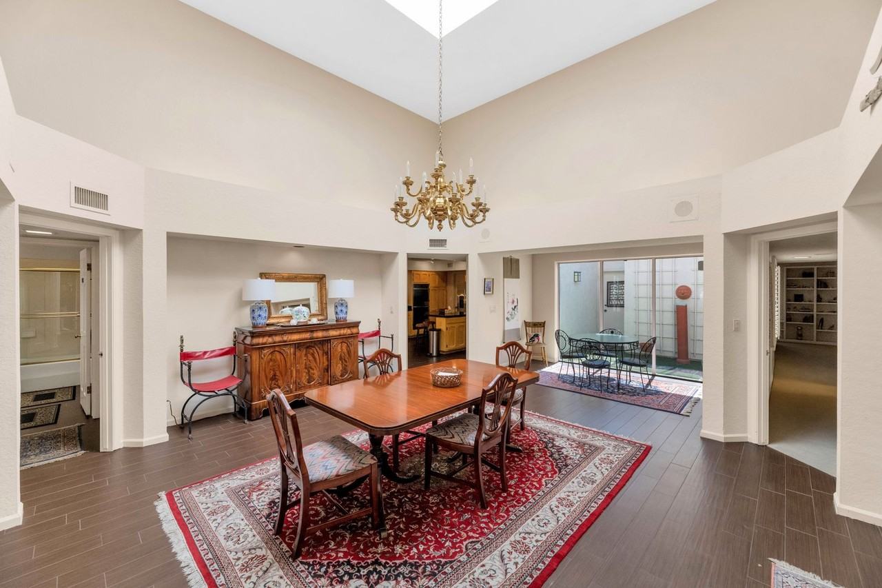 2626 E Arizona Biltmore Cir - Photo 3 of 30