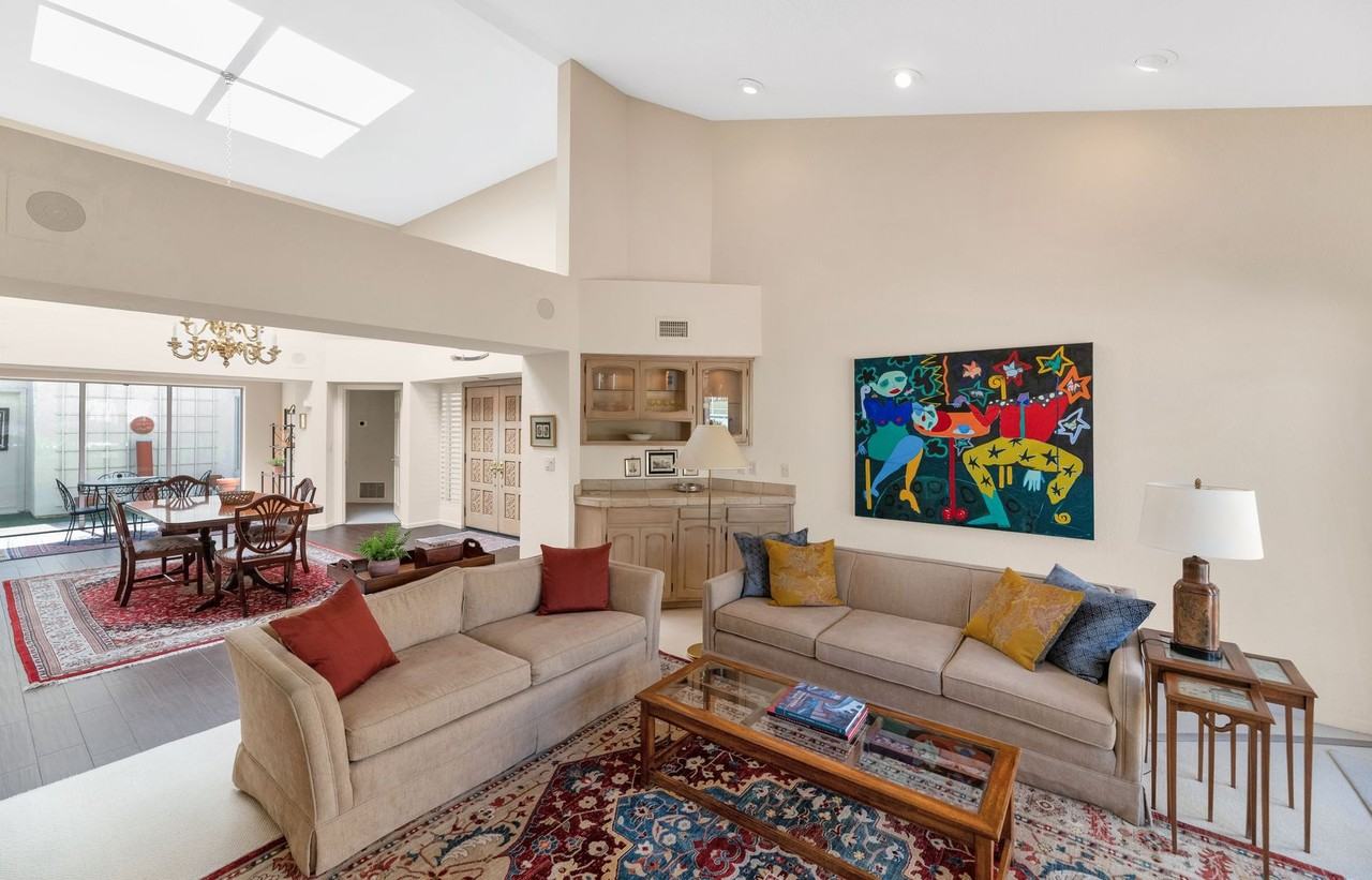 2626 E Arizona Biltmore Cir - Photo 5 of 30