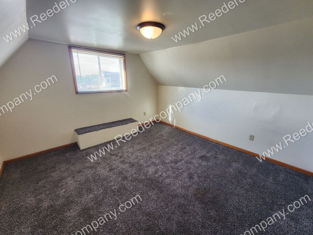 415 Gostlin St - Photo 7 of 12