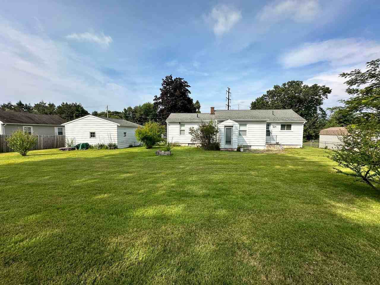 105 5th Ave - Photo 2 of 18