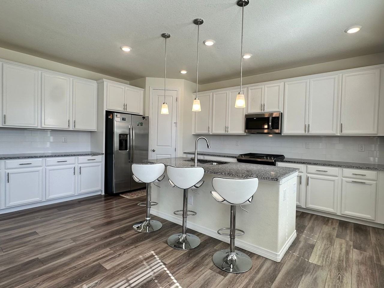 3224 Pacific Peak Dr - Photo 2 of 43