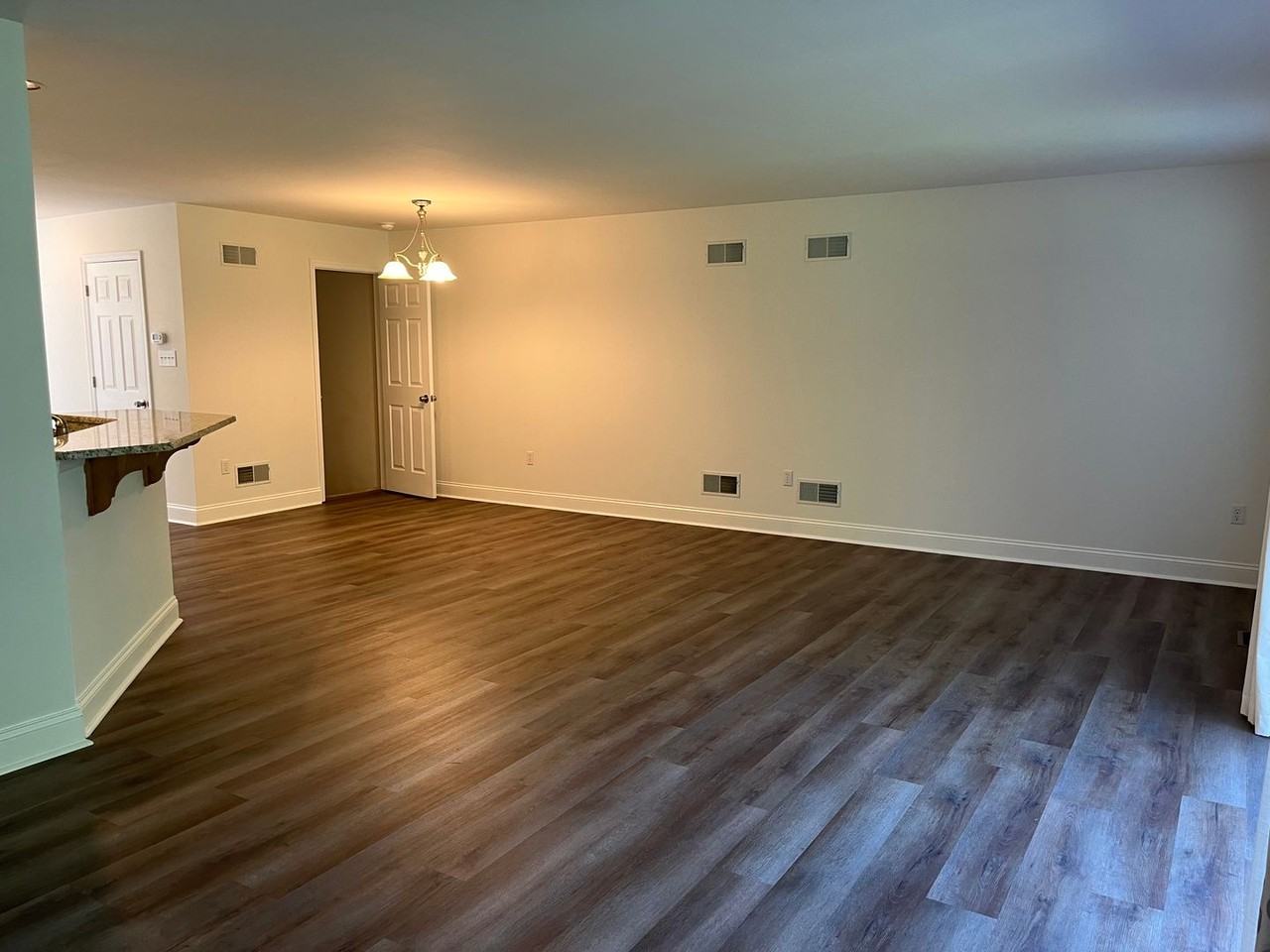 435 Rabbit Hill Ln - Photo 3 of 23