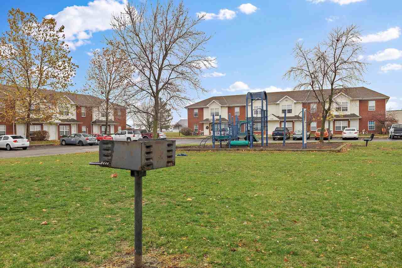 1308 N Liberty Cir W - Photo 6 of 34