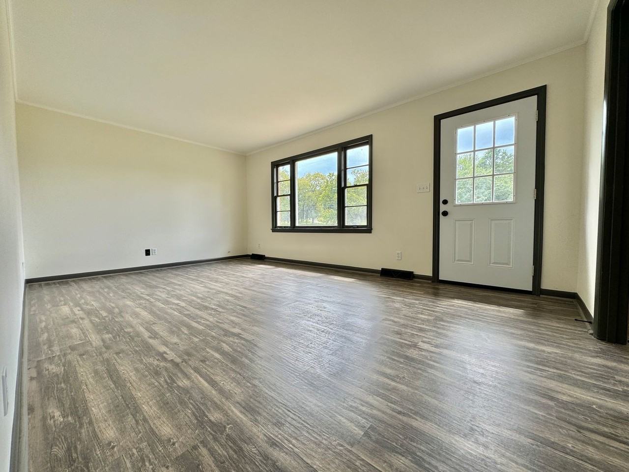 2256 S Berrys Chapel Rd - Photo 3 of 20