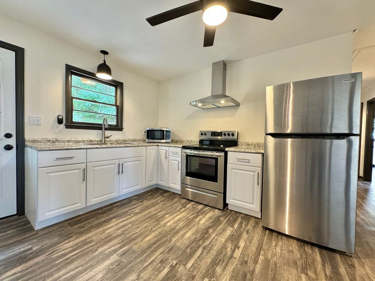 2256 S Berrys Chapel Rd - Photo 7 of 20