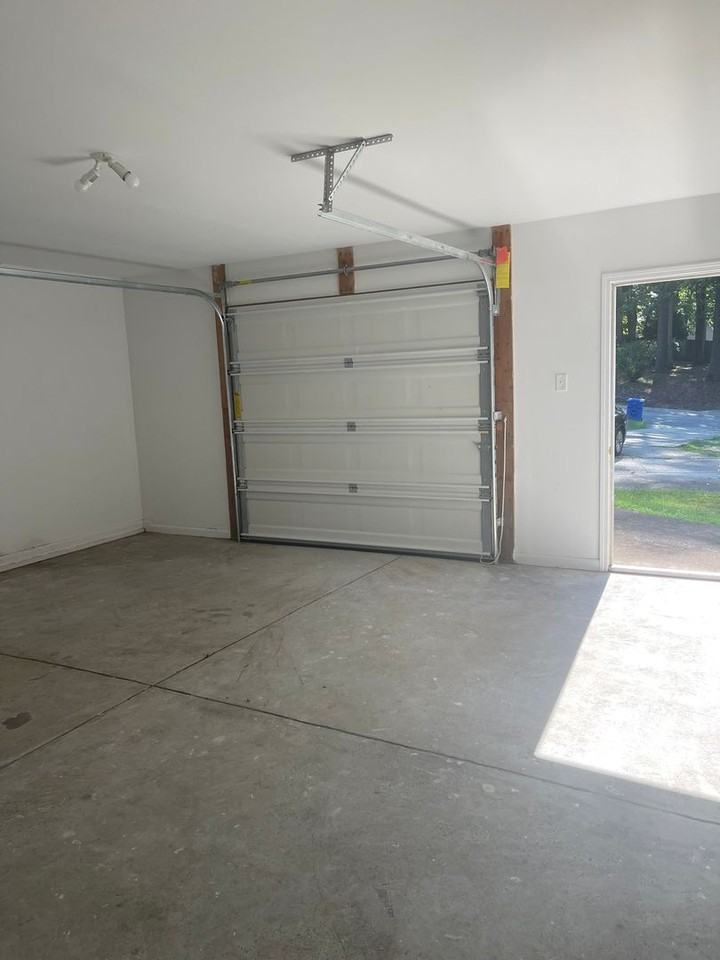 1651 Baysden Ct - Photo 4 of 36