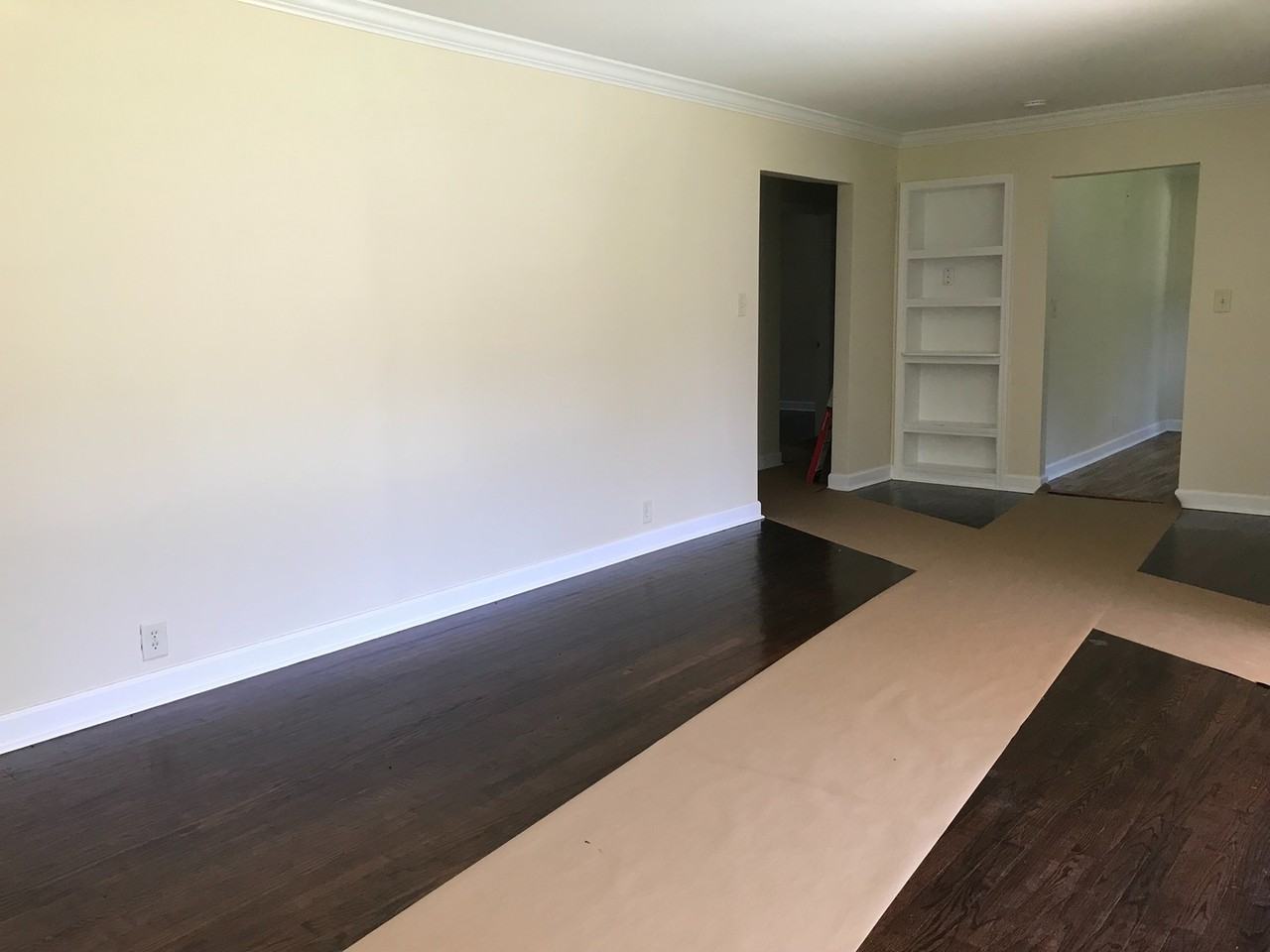 935 Pauline Ave - Photo 2 of 16